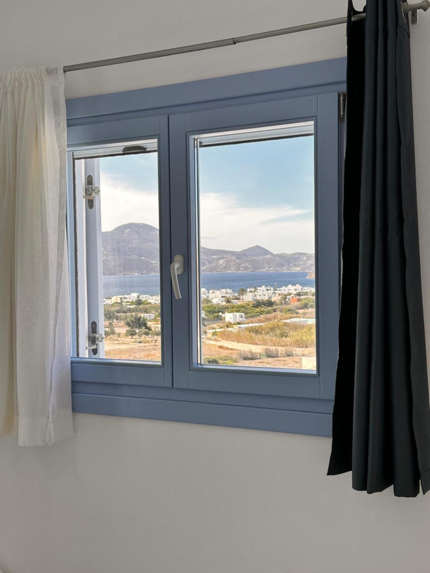 Blu Suites And Studios Adamantas Eksteriør billede